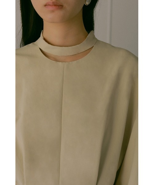 MANOF（マノフ）の「NECK OPEN BALOON SLEEVE ONE PIECE（ワンピース