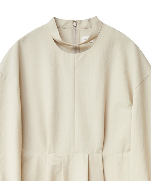 MANOF（マノフ）の「NECK OPEN BALOON SLEEVE ONE PIECE（ワンピース