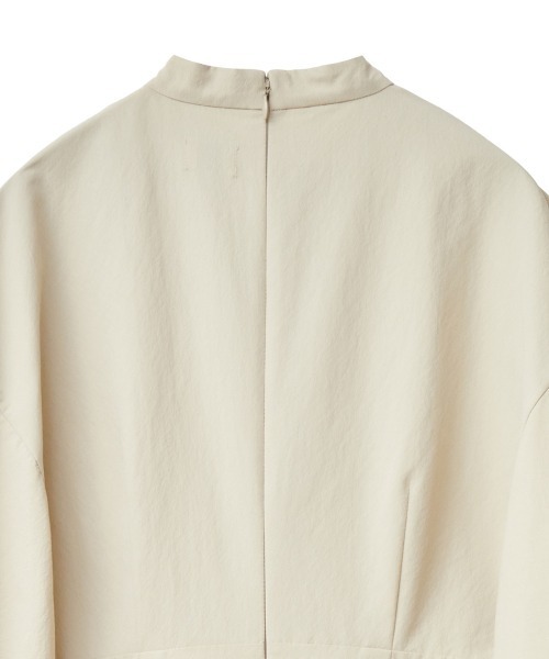 MANOF（マノフ）の「NECK OPEN BALOON SLEEVE ONE PIECE（ワンピース