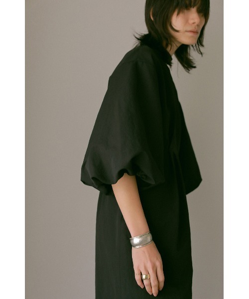 MANOF（マノフ）の「NECK OPEN BALOON SLEEVE ONE PIECE