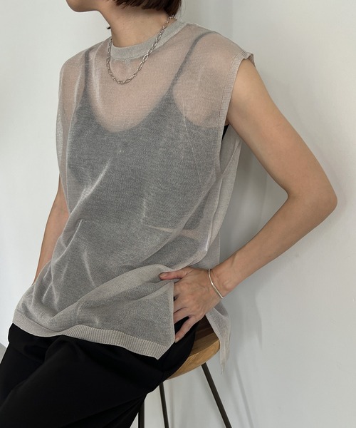 cona(コナ)の「【ZOZO限定】シアーニットノースリーブトップス(Tシャツ/カットソー・レディース・ブラック/ライトグレー/ホワイト・FREE)」の10枚目の写真
