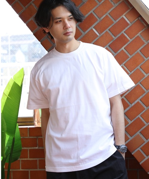 United Athle(ユナイテッドアスレ)の「United Athle 5.6オンス半袖Tシャツ(Tシャツ/カットソー・メンズ・グリーン系その他/ホワイト/サンドベージュ/アッシュ/バイオレット/ブラック/インディゴブルー・X-LARGE/MEDIUM/LARGE)」の2枚目の写真