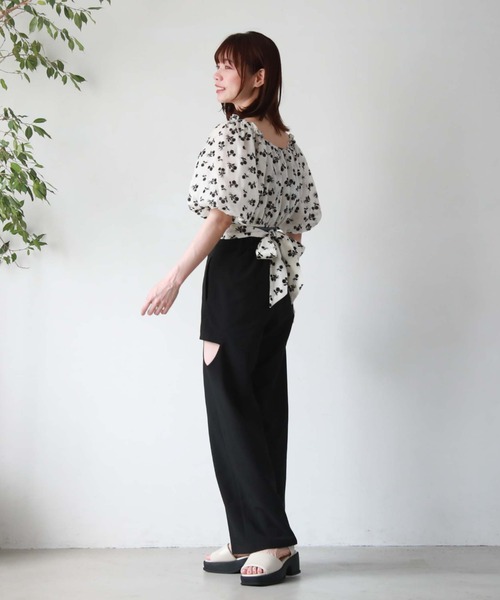 archives（アルシーヴ）の「【新色追加】シアーフロッキーバックリボンブラウス（シャツ/ブラウス・レディース・ブラック/オレンジ/アイボリー/ミント/ピンクベージュ・MEDIUM）」の6枚目の写真