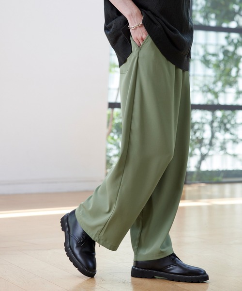 MONO-MART（モノマート）の「リラックスイージータックワイドパンツ（その他パンツ・メンズ・ベージュ/チャコール/ライトグリーン/ライトグレー/ダークブラウン/アイボリー/ブラック/ダークグリーン/ダークオレンジ・S/M/L）」の10枚目の写真