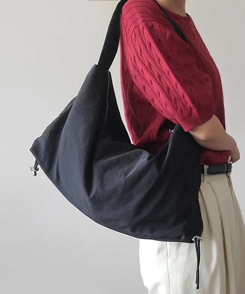 fd style（エフディ スタイル）の「ナイロンサイドドローストリングショルダーバッグ（ショルダーバッグ・レディース・Black/Kelly/LT.Gray/DK.Brn/LIME・FREE）」の2枚目の写真