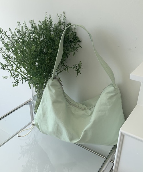 fd style（エフディ スタイル）の「ナイロンサイドドローストリングショルダーバッグ（ショルダーバッグ・レディース・Black/Kelly/LT.Gray/DK.Brn/LIME・FREE）」の12枚目の写真