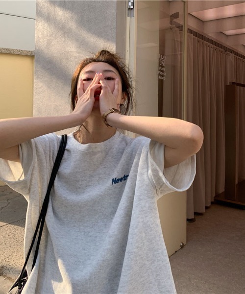 SHEENA(シーナ)の「NewtroロゴプリントルーズTシャツ(Tシャツ/カットソー・レディース・グレー/ネイビー/ピンク・M)」の16枚目の写真