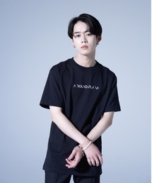 AROUND FLAVA（アラウンドフラバ）の「loose fit spangles logo T / ルーズフィット スパンコール ロゴTシャツ（Tシャツ/カットソー）」