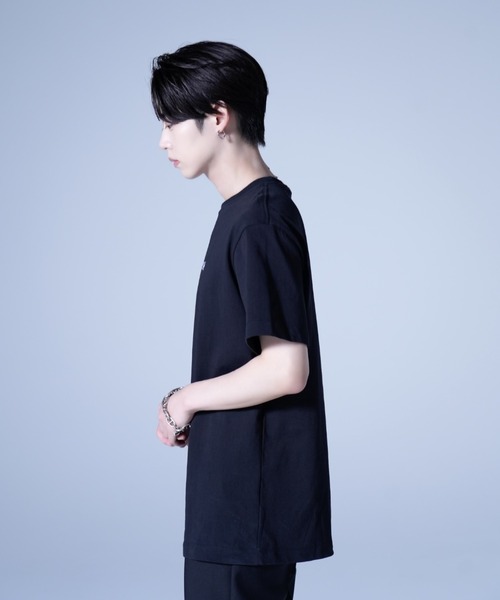 AROUND FLAVA（アラウンドフラバ）の「loose fit spangles logo T / ルーズフィット スパンコール ロゴTシャツ（Tシャツ/カットソー・メンズ・ブラック/ホワイト・MEDIUM/SMALL/LARGE）」の5枚目の写真