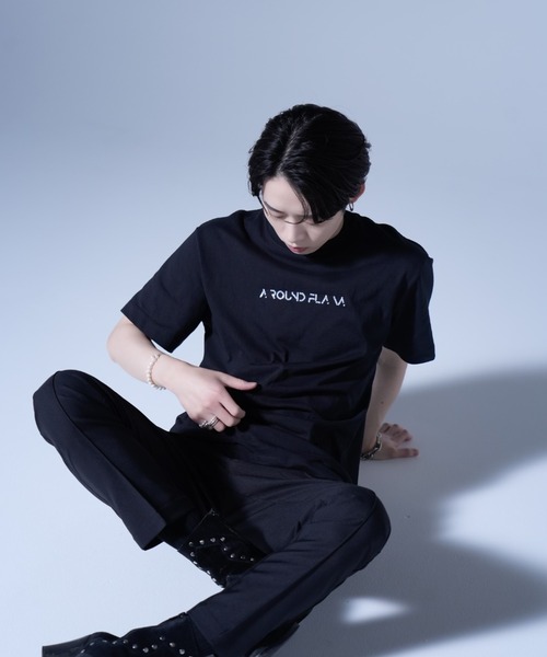 AROUND FLAVA（アラウンドフラバ）の「loose fit spangles logo T / ルーズフィット スパンコール ロゴTシャツ（Tシャツ/カットソー・メンズ・ブラック/ホワイト・MEDIUM/SMALL/LARGE）」の12枚目の写真