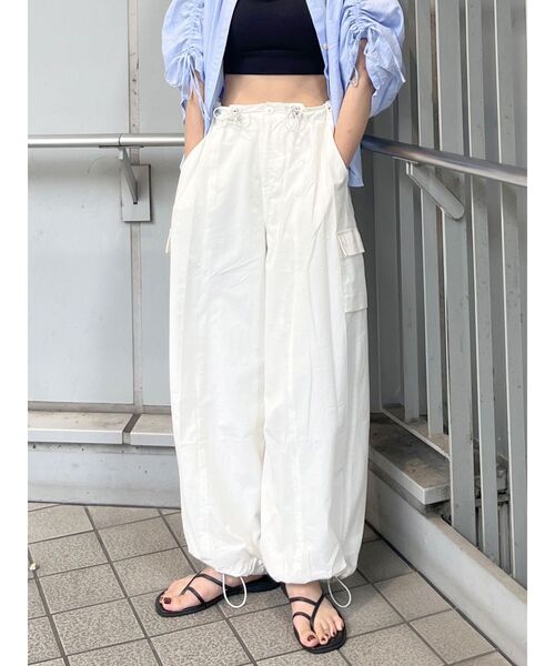 Ungrid（アングリッド）の「ナイロン混ミリタリールーズパンツ（その他パンツ・レディース・オフホワイト/カーキ/ピンク・FREE）」の6枚目の写真