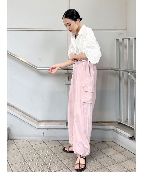 Ungrid（アングリッド）の「ナイロン混ミリタリールーズパンツ（その他パンツ・レディース・オフホワイト/カーキ/ピンク・FREE）」の7枚目の写真