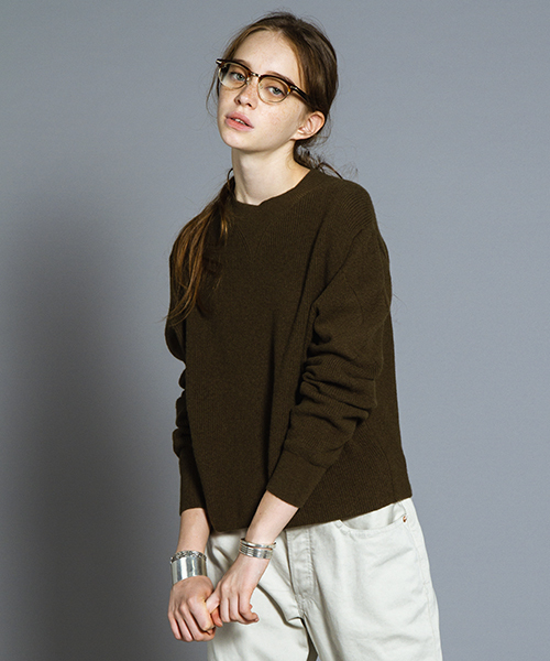 BEAMS BOY（ビームスボーイ）の「BEAMS BOY / 9ゲージ 畦編 V ハイネック（ニット/セーター・レディース・ナチュラル/オリーブ/ネイビー・ONE SIZE）」の2枚目の写真