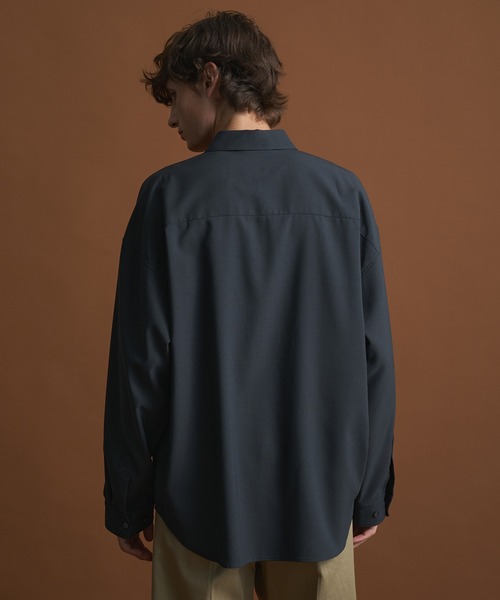 PUBLIC TOKYO(パブリックトウキョウ)の「【大人気】コンフォートリラックスシャツ /ウォッシャブル/オフィスカジュアル/防シワ/吸水速乾/通勤/防シワ(シャツ/ブラウス・メンズ・ホワイト/ダークブラウン/ブルー/ホワイト×ブルー/ブラック/ストライプ/ベージュ/ライトブラウン/ベージュ×ブラック/ダークグレー/ダークブルー/チャコールグレー/ミント/ライトブルー/ホワイト×グレー/ブラウン/パープル/ホワイト×ブラウン・1/3/0/2)」の22枚目の写真