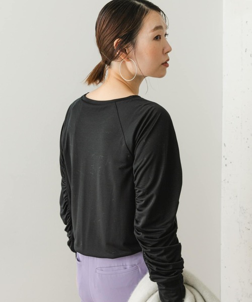 F by ROSSO（エフバイロッソ）の「F by ROSSO　ギャザースリーブプルオーバー（Tシャツ/カットソー・レディース・オフホワイト/ブラック/カーキ・FREE）」の11枚目の写真