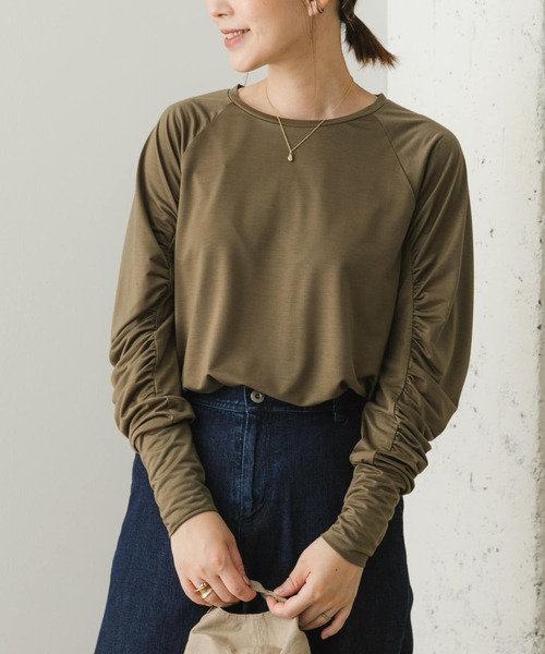 F by ROSSO（エフバイロッソ）の「F by ROSSO　ギャザースリーブプルオーバー（Tシャツ/カットソー・レディース・オフホワイト/ブラック/カーキ・FREE）」の13枚目の写真