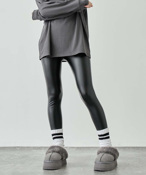 ANAP(アナップ)の「フェイクレザーレギンス(レギンス/スパッツ・レディース・ブラック・FREE)」の2枚目の写真