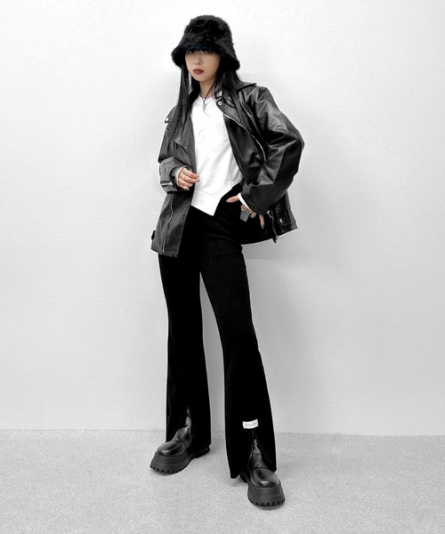 LVEU.（ラブユ.）の「【LVEU.】アシンメトリーヘムデザイントップス / トップス カットソー スウェット アシンメトリー アシメ ホワイト ブラック ZOZOTOWN限定（Tシャツ/カットソー・レディース・ブラック/ホワイト・FREE）」の16枚目の写真