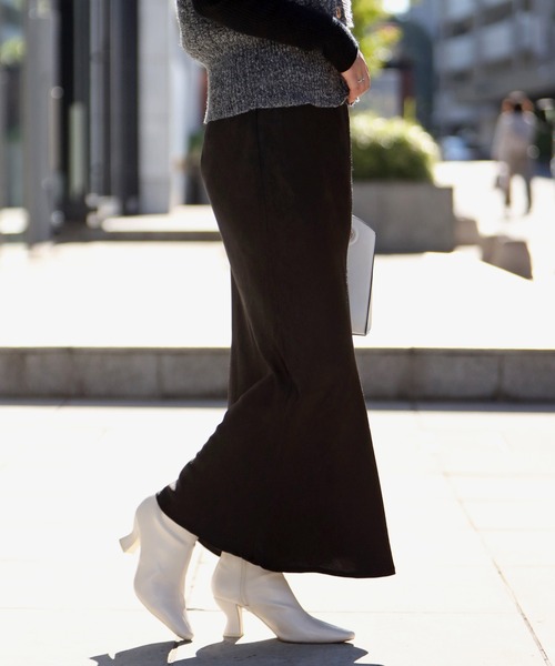 ENC(エンク)の「matte satin I line skirt / マットサテンスカート(スカート・レディース・ライトベージュ/ブラック/エメラルド/オフホワイト/ミント・FREE)」の14枚目の写真