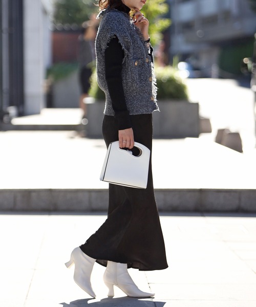 ENC(エンク)の「matte satin I line skirt / マットサテンスカート(スカート・レディース・ライトベージュ/ブラック/エメラルド/オフホワイト/ミント・FREE)」の15枚目の写真