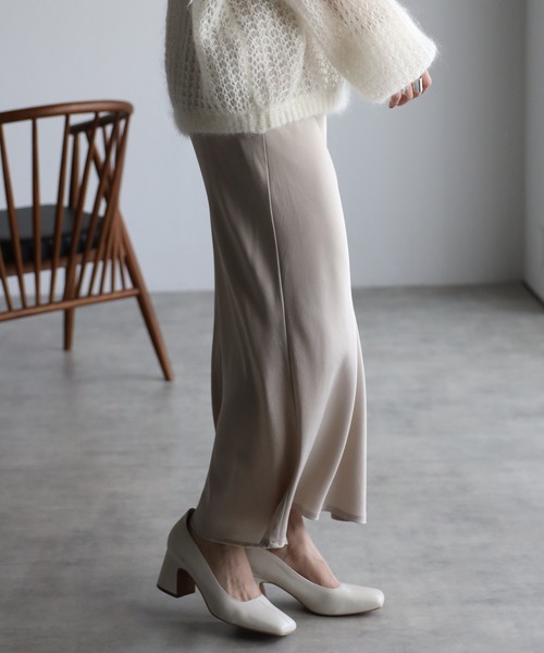 ENC(エンク)の「matte satin I line skirt / マットサテンスカート(スカート・レディース・ライトベージュ/ブラック/エメラルド/オフホワイト/ミント・FREE)」の20枚目の写真