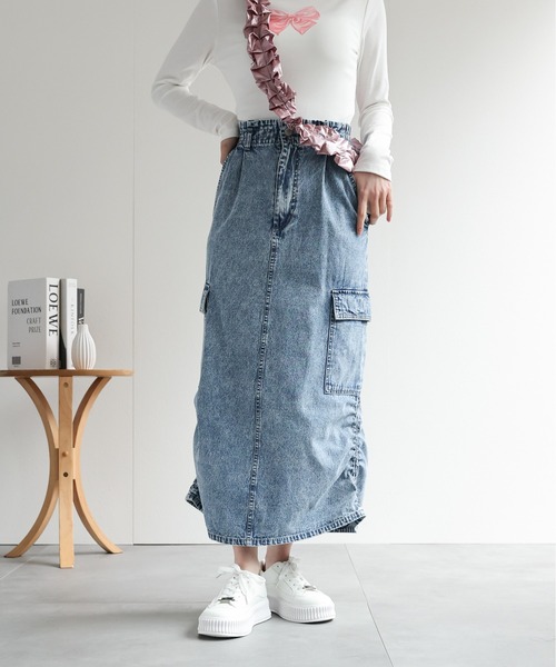 LAC-VERT（ラック・ヴェール）の「シャーリングカーゴデニムスカート（スカート・レディース・オフホワイト/ライトブルー/ブラック・FREE）」の4枚目の写真