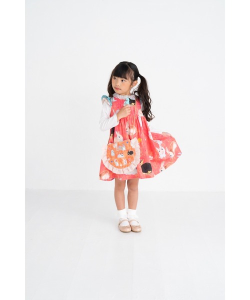 nino(ニノ)の「BIGうさぎ&いちごプリントジャンパースカート(ジャンパースカート・キッズ・ホワイト/オレンジ・100cm/110cm/120cm/90cm)」の3枚目の写真