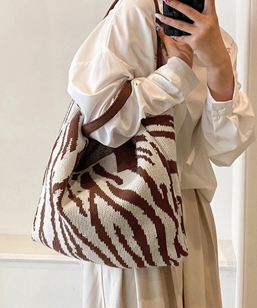 Miniministore（ミニミニストア）の「ニットバッグ トートバッグ 大容量かばん（トートバッグ・レディース・ロイヤルブルー/ブラウン/イエロー/ブラック/フューシャピンク/グリーン・FREE）」の17枚目の写真