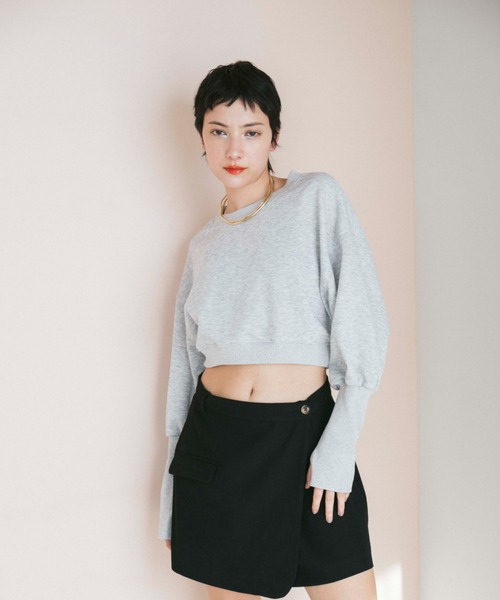HANNE(アン)の「クロップドスウェット(スウェット・レディース・ブラック/グレー・FREE)」の2枚目の写真