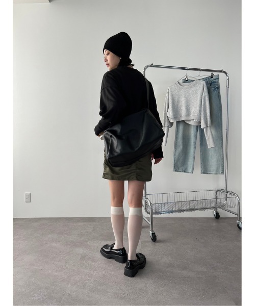 HANNE(アン)の「クロップドスウェット(スウェット・レディース・ブラック/グレー・FREE)」の4枚目の写真