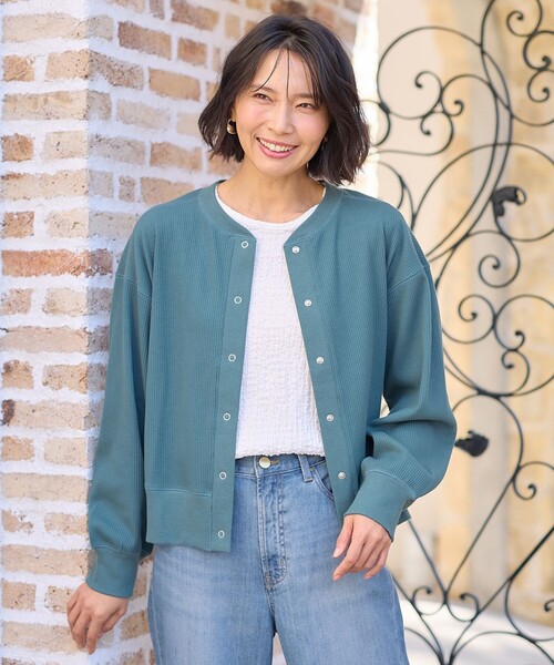 ANY(エニィ)の「リングドットボタンカーディガン(カーディガン/ボレロ・レディース・ベージュ系/グリーン系・4)」の4枚目の写真