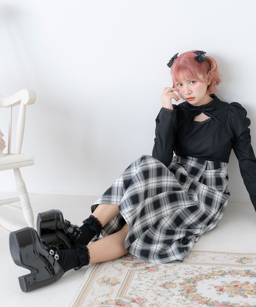 DearMyLoveRose(ディアマイラブローズ)の「デコルテオープンクラシカルワンピース(ワンピース・レディース・ホワイト/ブラック/ブルー・MEDIUM/XX-LARGE/X-LARGE/LARGE)」の14枚目の写真
