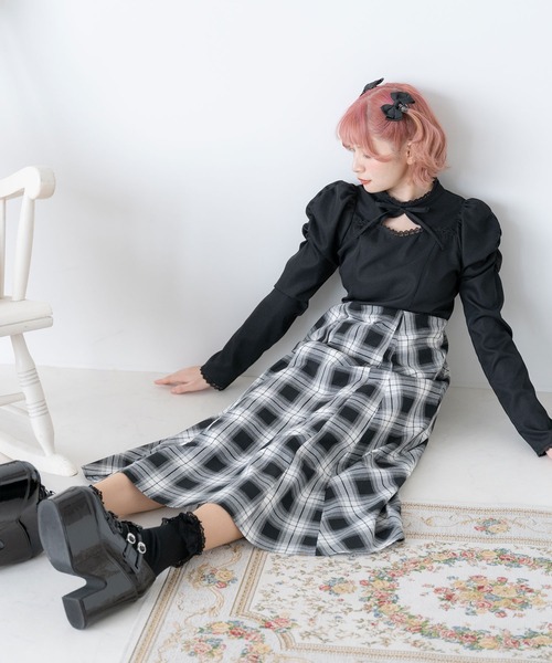 DearMyLoveRose(ディアマイラブローズ)の「デコルテオープンクラシカルワンピース(ワンピース・レディース・ホワイト/ブラック/ブルー・MEDIUM/XX-LARGE/X-LARGE/LARGE)」の4枚目の写真