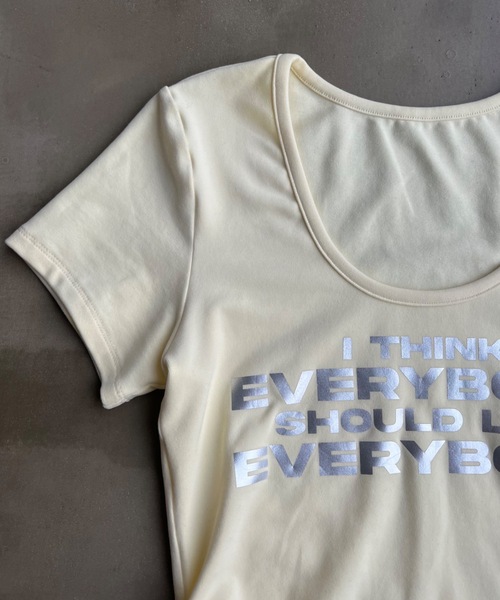 SHAGGIE（シャギー）の「サイドシャーリングUネックTeeシャツ（Tシャツ/カットソー・レディース・ブラック/ホワイト/イエロー/ライトブルー/ネイビー・FREE）」の11枚目の写真