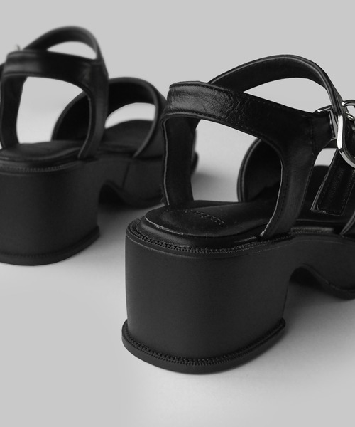 minia（ミニア）の「バルキーパフサンダル（サンダル・レディース・ブラック/シルバー/アイボリー・M/S/LL/L）」の9枚目の写真