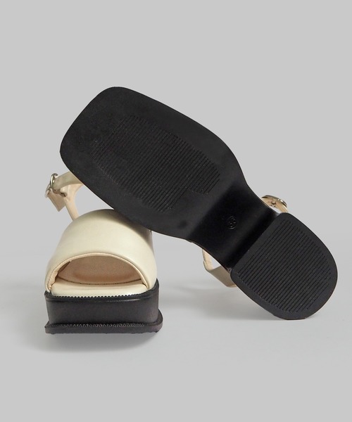 minia（ミニア）の「バルキーパフサンダル（サンダル・レディース・ブラック/シルバー/アイボリー・M/S/LL/L）」の16枚目の写真