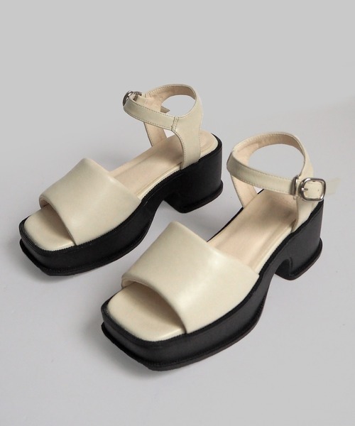 minia（ミニア）の「バルキーパフサンダル（サンダル・レディース・ブラック/シルバー/アイボリー・M/S/LL/L）」の12枚目の写真