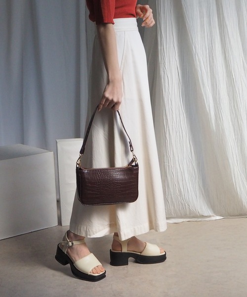 minia（ミニア）の「バルキーパフサンダル（サンダル・レディース・ブラック/シルバー/アイボリー・M/S/LL/L）」の11枚目の写真