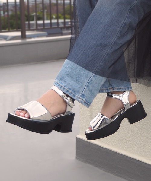 minia（ミニア）の「バルキーパフサンダル（サンダル・レディース・ブラック/シルバー/アイボリー・M/S/LL/L）」の20枚目の写真