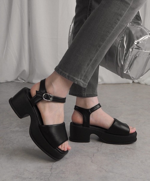 minia（ミニア）の「バルキーパフサンダル（サンダル・レディース・ブラック/シルバー/アイボリー・M/S/LL/L）」の17枚目の写真