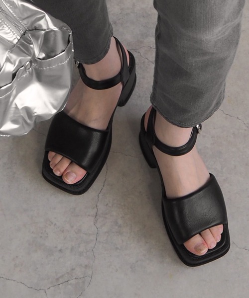 minia（ミニア）の「バルキーパフサンダル（サンダル・レディース・ブラック/シルバー/アイボリー・M/S/LL/L）」の18枚目の写真