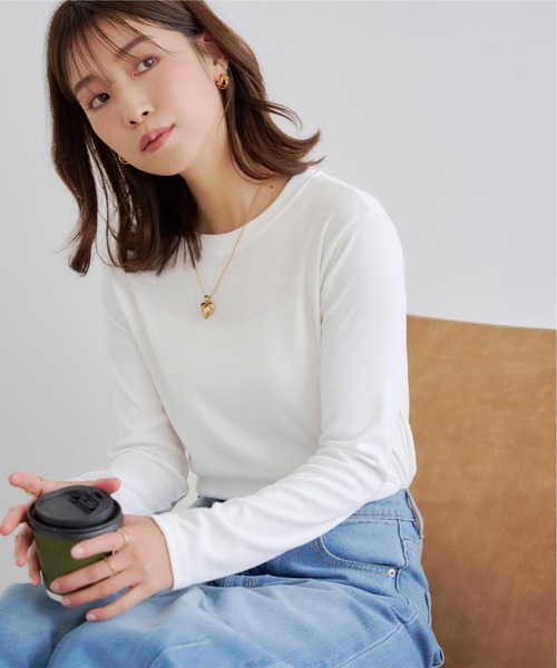 titivate(ティティベイト)の「ベーシックロングスリーブTシャツ(Tシャツ/カットソー・レディース・オフホワイト/ブラック・FREE)」の3枚目の写真