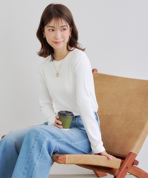 titivate(ティティベイト)の「ベーシックロングスリーブTシャツ(Tシャツ/カットソー・レディース・オフホワイト/ブラック・FREE)」の6枚目の写真