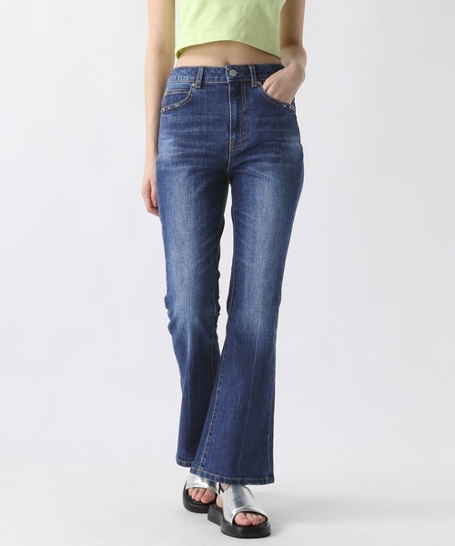 FOREVER 21(フォーエバー トゥエンティーワン)の「【2024SS】フレアデニム2(デニムパンツ・レディース・ブルー/ライトブルー・LARGE/MEDIUM/SMALL)」の2枚目の写真
