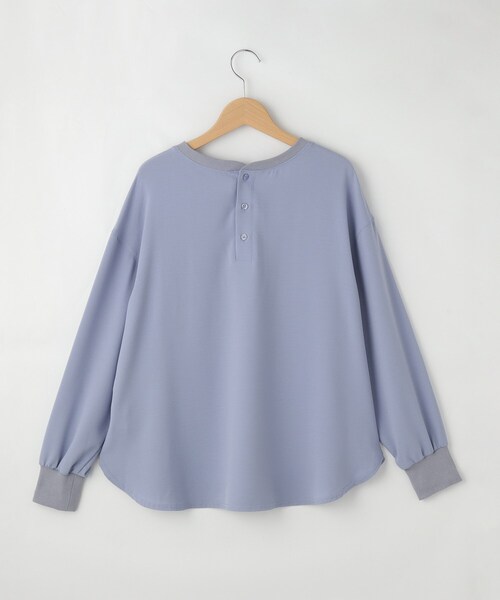 &Bridge(アンドブリッジ)の「qout シャリ感バックボタンプルオーバー(Tシャツ/カットソー・レディース・ブルー/グレー/グレー系その他/ホワイト系・02)」の6枚目の写真