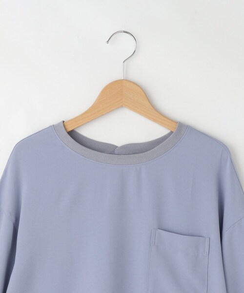 &Bridge(アンドブリッジ)の「qout シャリ感バックボタンプルオーバー(Tシャツ/カットソー・レディース・ブルー/グレー/グレー系その他/ホワイト系・02)」の7枚目の写真
