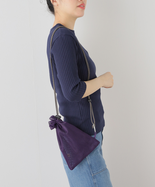 SLOBE citron.(スローブシトロン)の「《追加》SLOBE citron. 缶バッチ付きメッシュBAG(ショルダーバッグ・レディース・パープル/オレンジ/ブルー・FREE)」の4枚目の写真