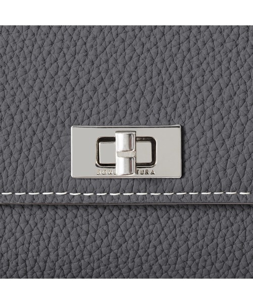 ベアトリーチェ ロングウォレット シュリンクレザー（財布