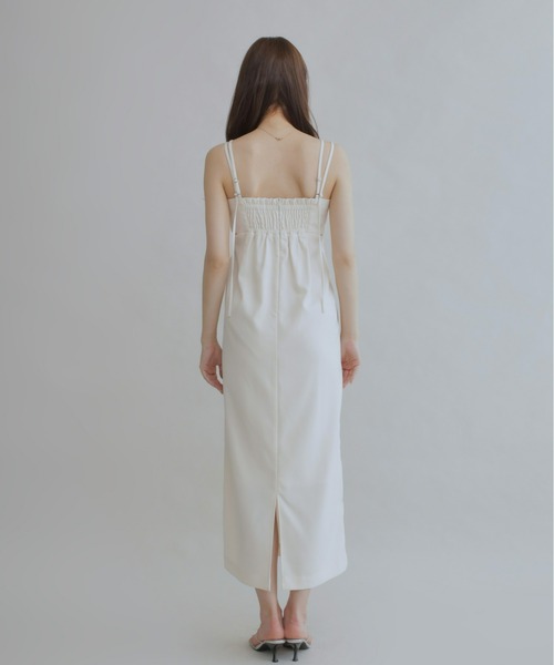 Olu.（オルドット）の「ウエストスリットキャミソールワンピース（ワンピース・レディース・ベージュ/クリーム/ブラック・FREE）」の14枚目の写真