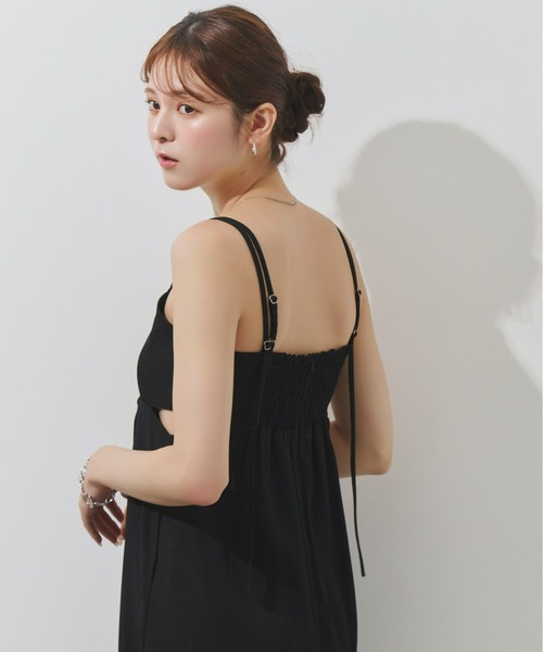 Olu.（オルドット）の「ウエストスリットキャミソールワンピース（ワンピース・レディース・ベージュ/クリーム/ブラック・FREE）」の6枚目の写真